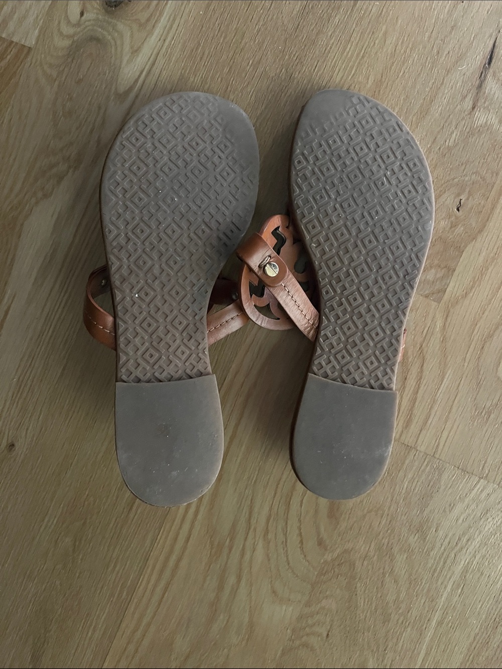 Tory Burch Miller Leather Logo Thong Sandals - Picture 4 of 6